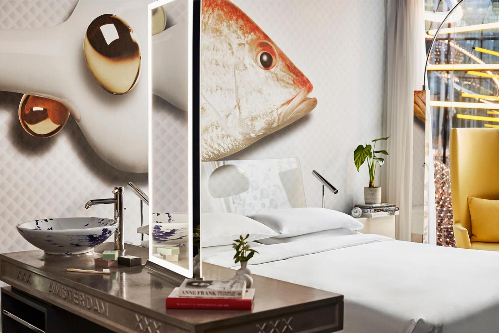 Andaz Amsterdam, Prinsengracht, By Hyatt Esterno foto The 2014 award trophy