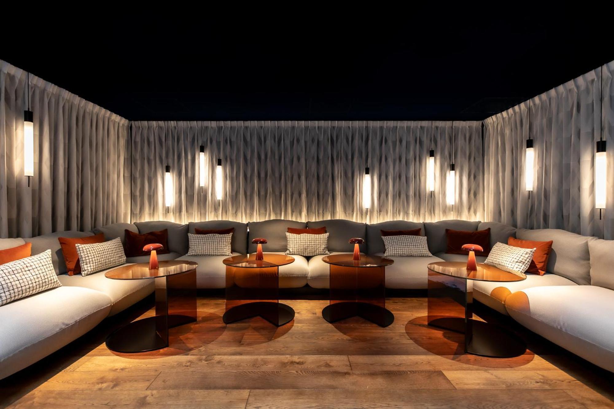 Andaz Amsterdam, Prinsengracht, By Hyatt Esterno foto The interior of the bar