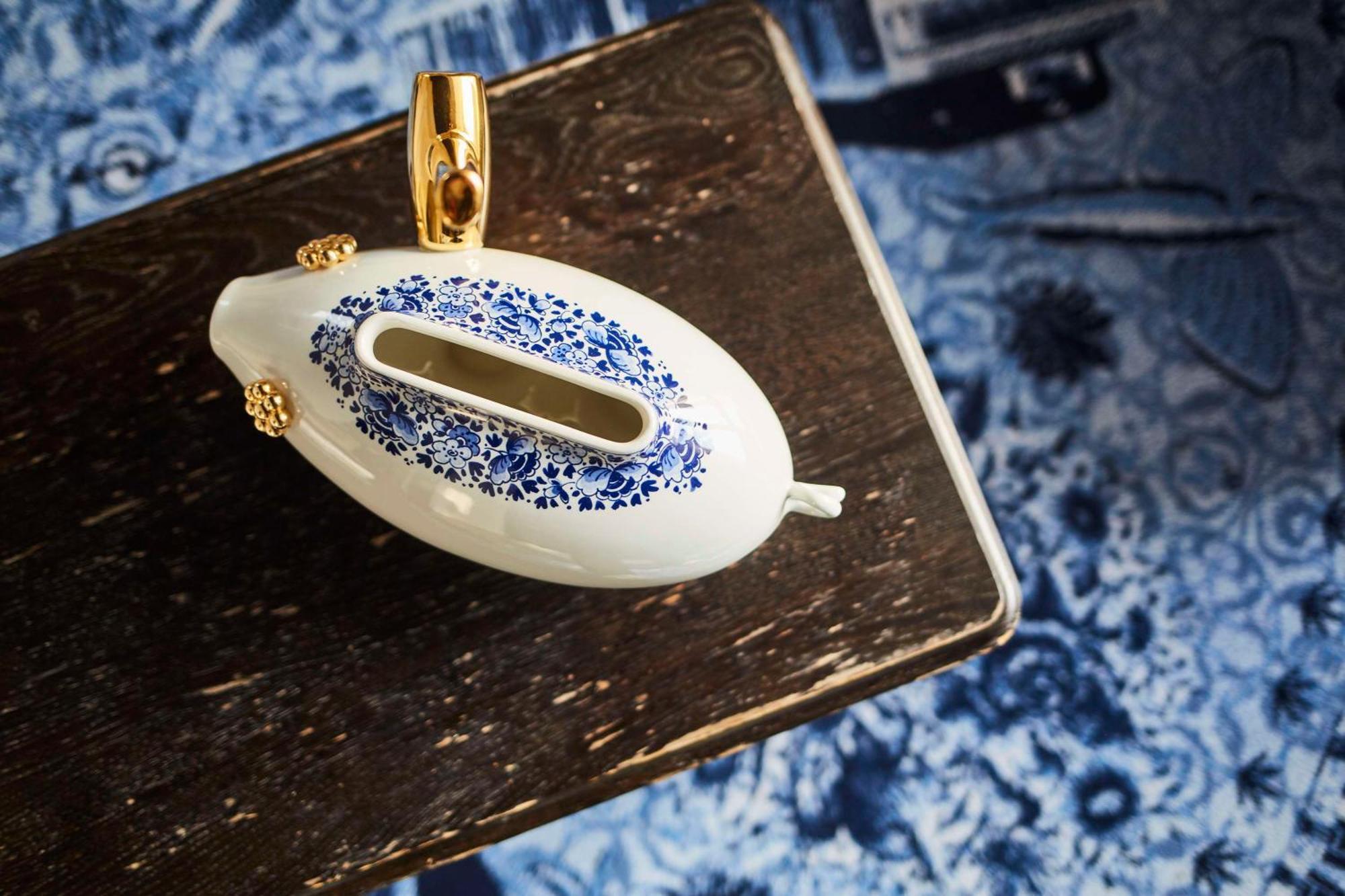 Andaz Amsterdam, Prinsengracht, By Hyatt Esterno foto A blue and white porcelain inkwell